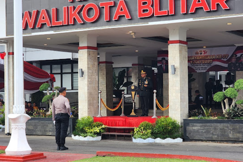 Polres Blitar Kota Gelar Upacara HUT Bhayangkara ke 77 Tahun 2023