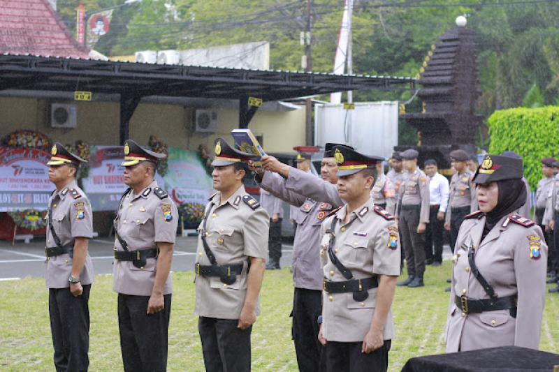 Polres Blitar Kota Gelar Upacara HUT Bhayangkara ke 77 Tahun 2023